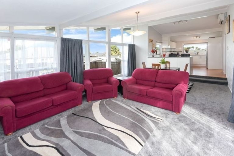 Photo of property in 3 Clendon Place, Manurewa, Auckland, 2102