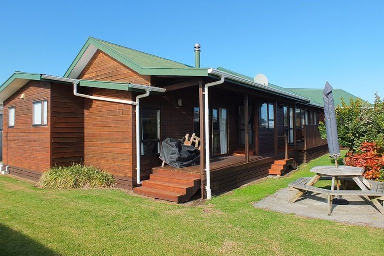Photo of property in 30 Pratt Avenue, Foxton Beach, Foxton, 4815