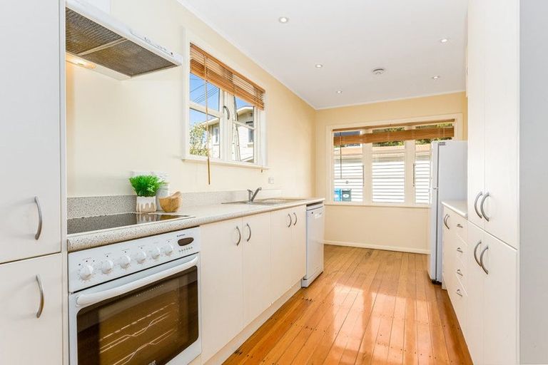 Photo of property in 7 Delhi Crescent, Khandallah, Wellington, 6035