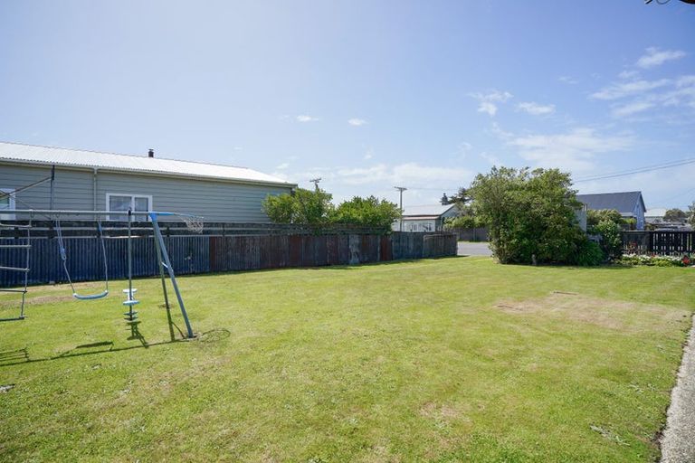 Photo of property in 25 Burrows Street, Bluff, 9814