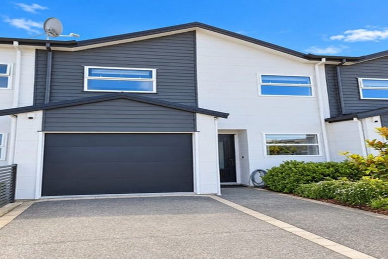 Photo of property in 8 Torea Place, Kenepuru, Porirua, 5022