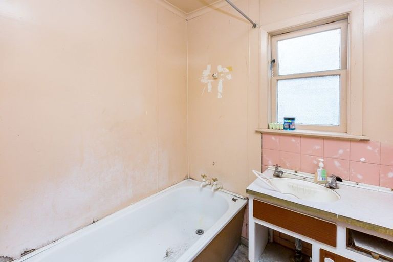 Photo of property in 70 Main Road, Wainuiomata, Lower Hutt, 5014