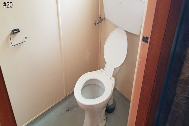 Photo of property in 20-22 Sievers Grove, Cannons Creek, Porirua, 5024