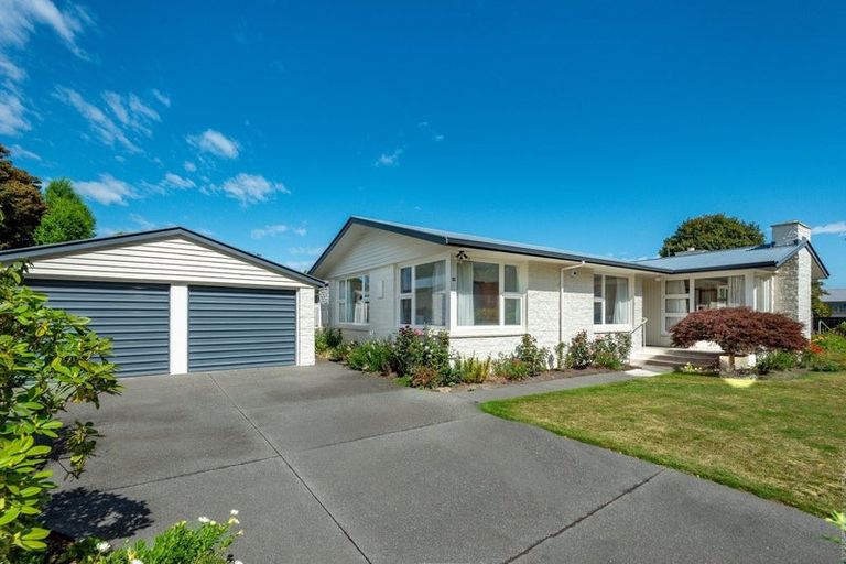 Photo of property in 13 Woodbury Street, Avonhead, Christchurch, 8042