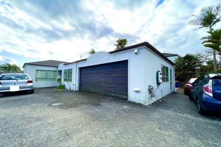 Photo of property in 350a East Coast Road, Sunnynook, Auckland, 0630