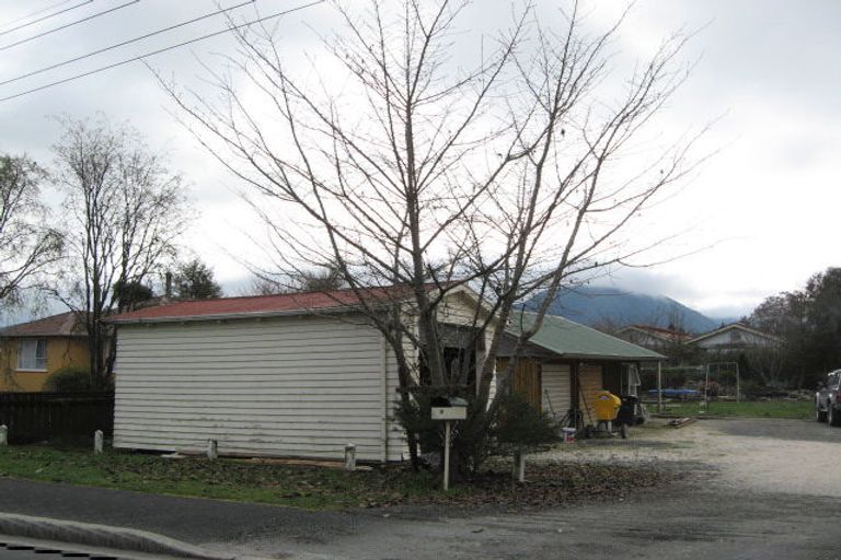 Photo of property in 9 Cromwell Street, Murchison, 7007