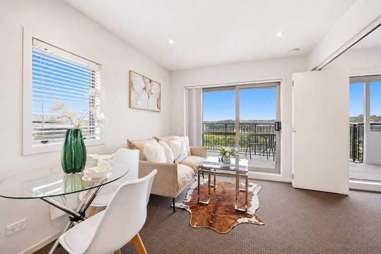 Photo of property in 10e/60 Masons Road, Oteha, Auckland, 0632