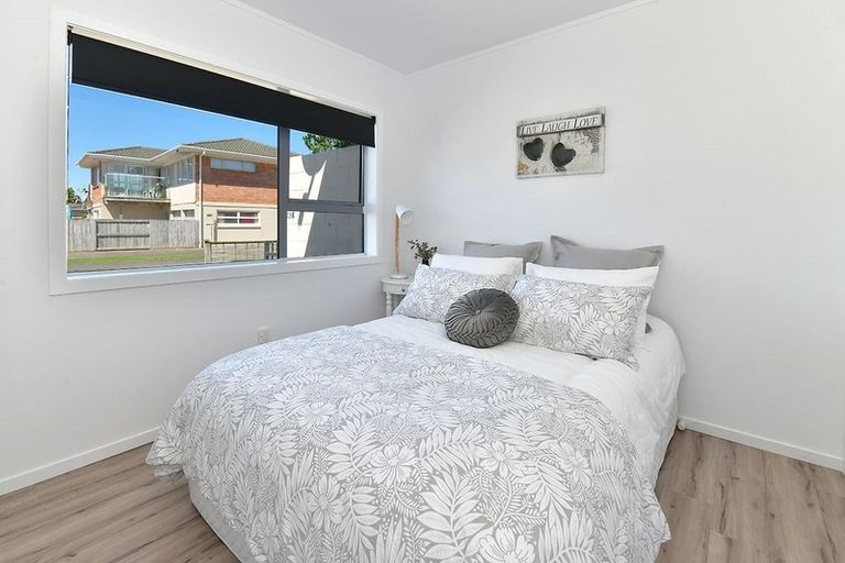 Photo of property in 1/70 Florence Avenue, Orewa, 0931