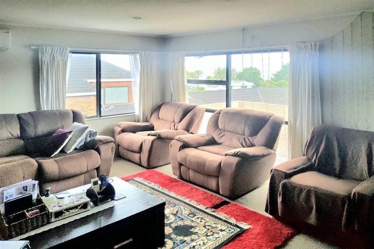 Photo of property in 2/81 Eugenia Rise, Totara Heights, Auckland, 2105