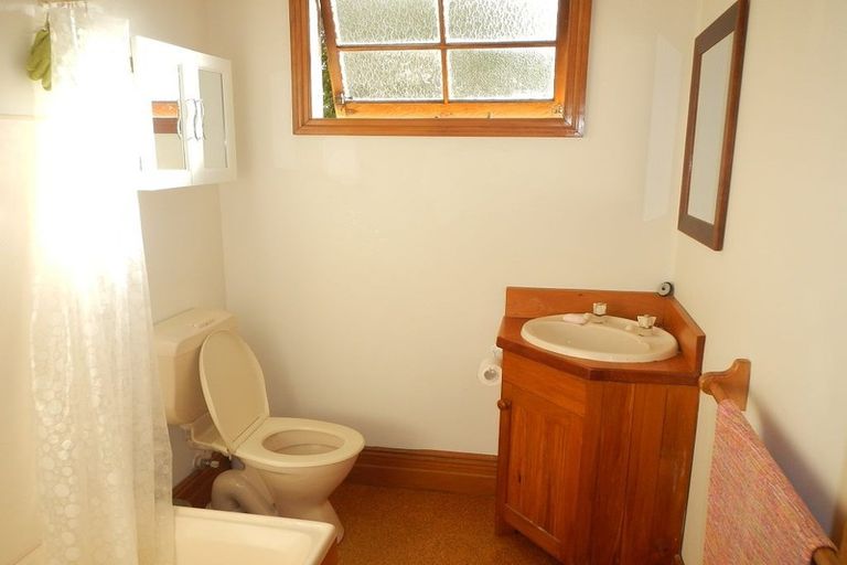 Photo of property in 13 Herald Terrace, Berhampore, Wellington, 6023