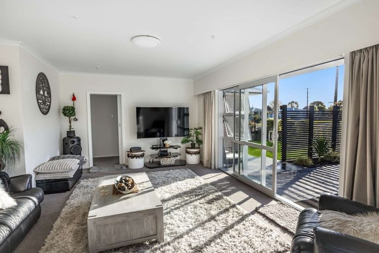 Photo of property in 77 Domett Street, Westport, 7825