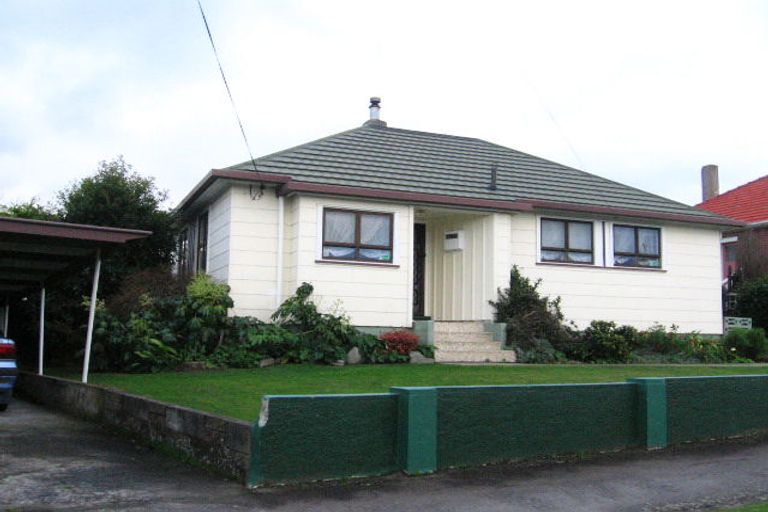Photo of property in 43 Andrew Avenue, Roslyn, Palmerston North, 4414