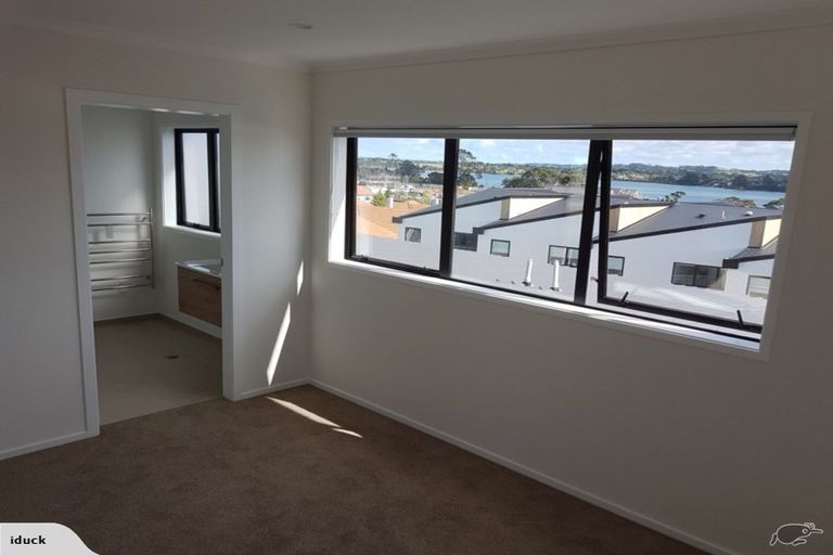 Photo of property in 1/2 Frances Bryers Road, Hobsonville, Auckland, 0616