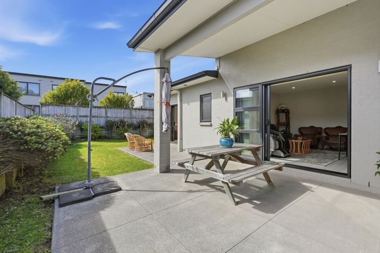 Photo of property in 13 Andalusian Way, Karaka, Papakura, 2113