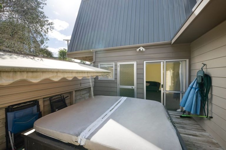 Photo of property in 144 Karewa Parade, Papamoa Beach, Papamoa, 3118