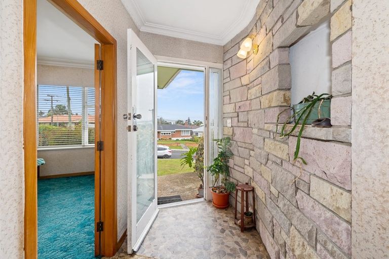 Photo of property in 60 Jaemont Avenue, Te Atatu South, Auckland, 0610