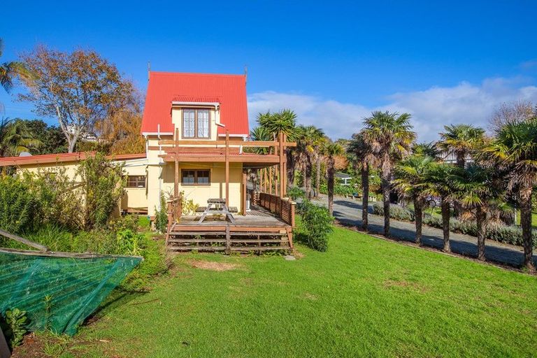 Photo of property in 17 Harbour View Road, Leigh, 0985