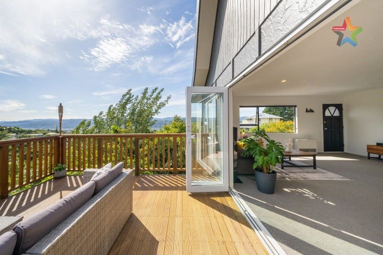 Photo of property in 26 Wisteria Grove, Maungaraki, Lower Hutt, 5010