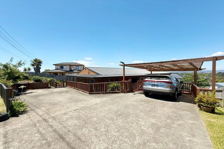 Photo of property in 113 Luckens Road, West Harbour, Auckland, 0618