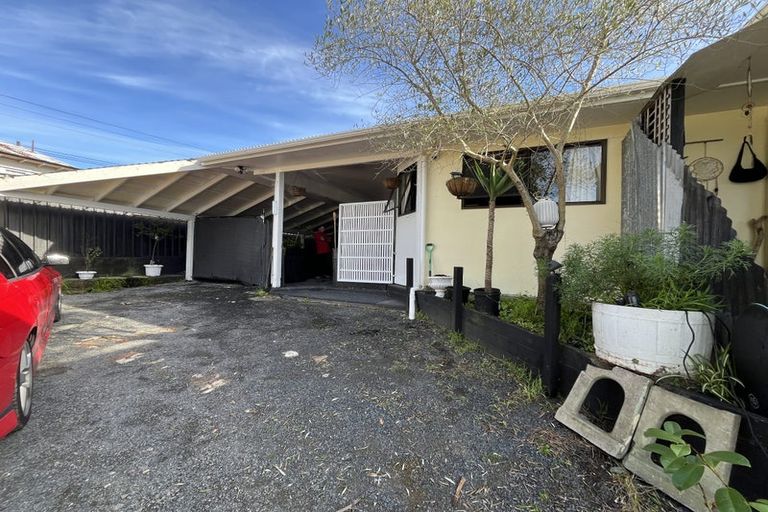 Photo of property in 32a Te Atatu Road, Te Atatu South, Auckland, 0610