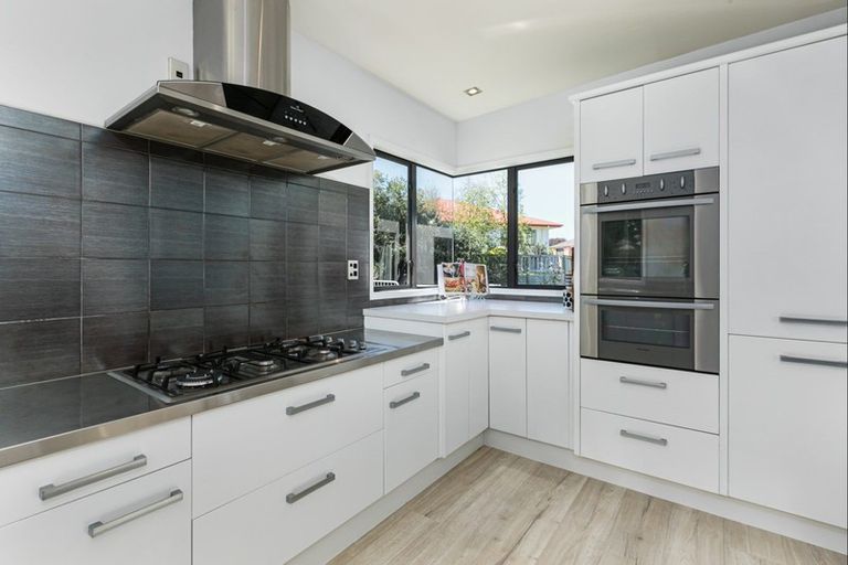 Photo of property in 12 Brooker Place, Waipukurau, 4200