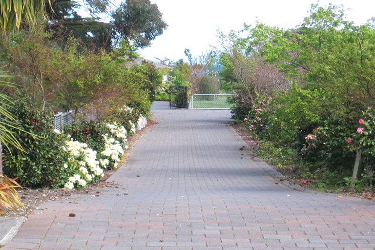 Photo of property in 10 Mahuta Road, Waitahanui, Taupo, 3378