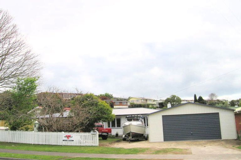 Photo of property in 17 Lynwood Place, Brookfield, Tauranga, 3110