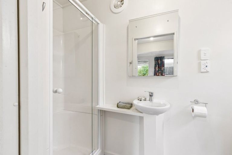 Photo of property in 10 Kate Way, Karori, Wellington, 6012