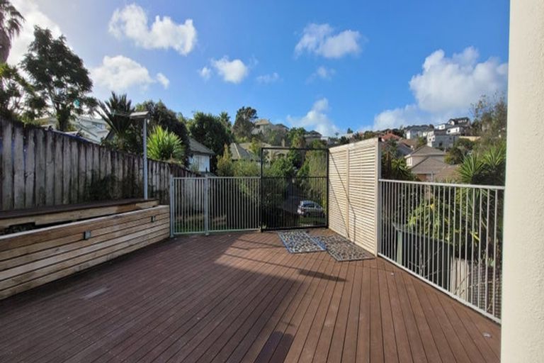 Photo of property in 2/6 Arirang Rise, Pinehill, Auckland, 0632