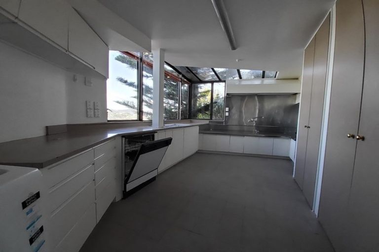 Photo of property in 9 Rangitane Street, Maupuia, Wellington, 6022