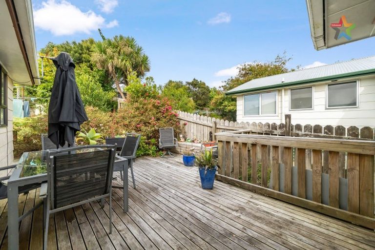 Photo of property in 10 Whitechapel Grove, Stokes Valley, Lower Hutt, 5019