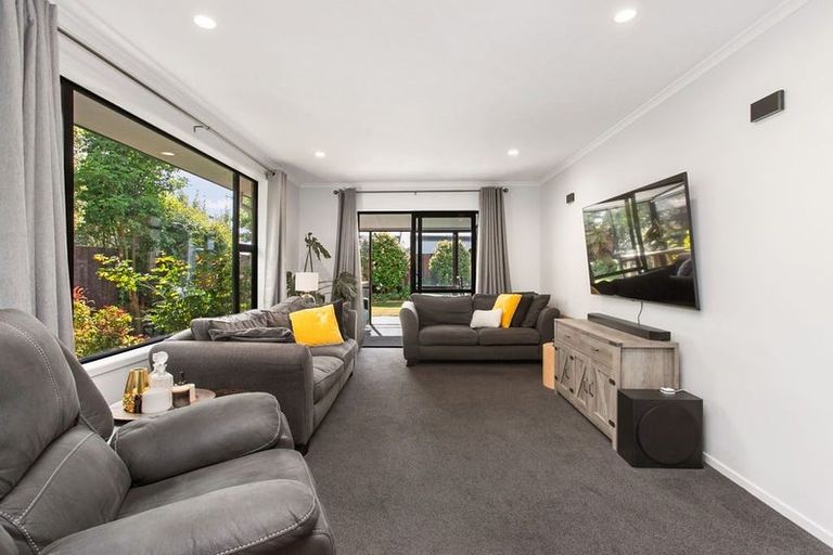 Photo of property in 2/42 Briarmont Street, Avondale, Christchurch, 8061