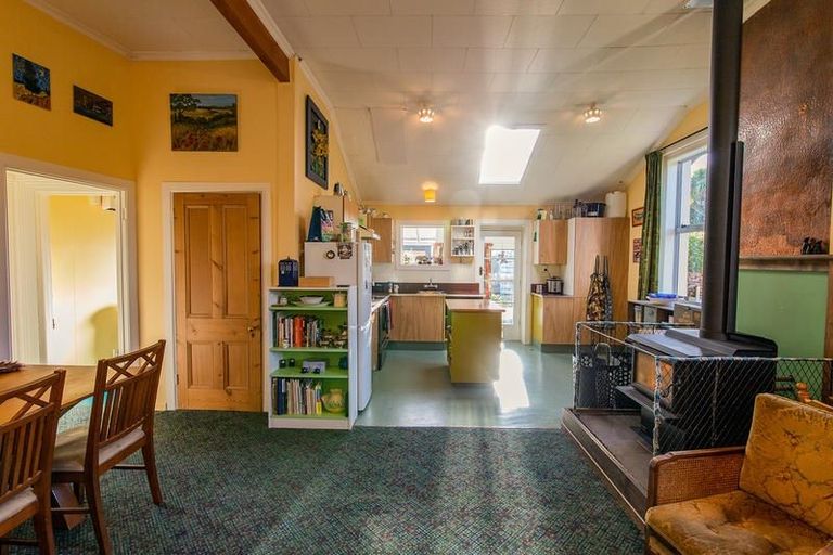 Photo of property in 21 Peel Street, Lawrence, 9532