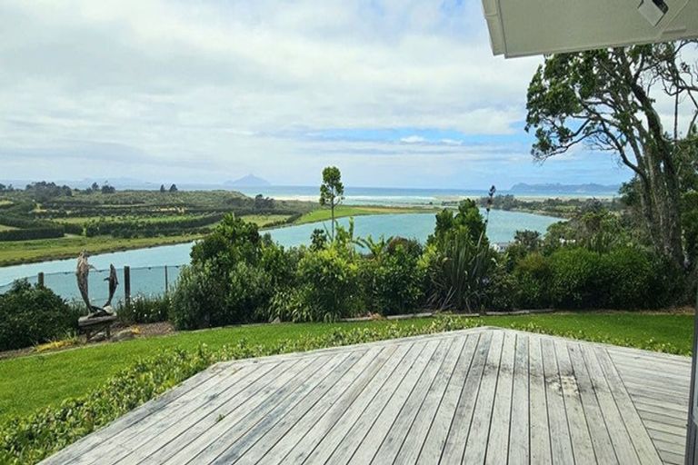 Photo of property in 215 Cove Road, Waipu, 0582