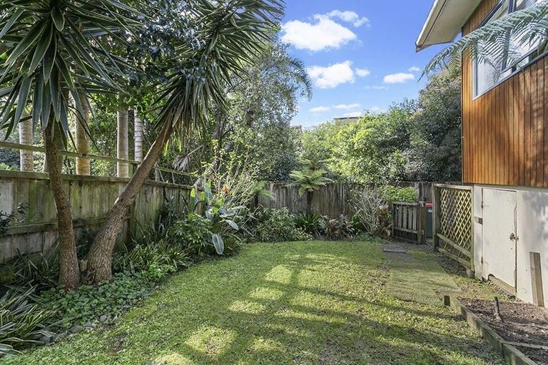 Photo of property in 46a Riserra Drive, Ranui, Auckland, 0612