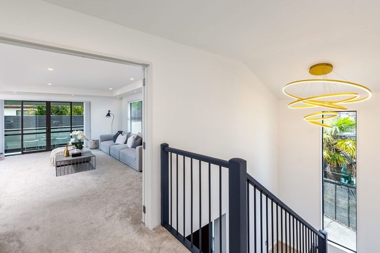 Photo of property in 158b East Coast Road, Forrest Hill, Auckland, 0620