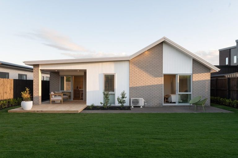 Photo of property in 31 Overton Street, Rototuna North, 3210