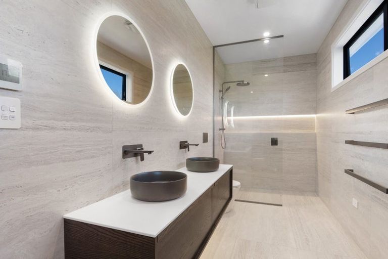 Photo of property in 5 Waipuia Place, Greenhithe, Auckland, 0632