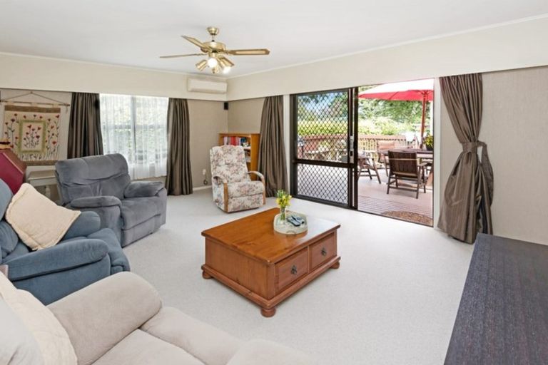 Photo of property in 9 Walpole Avenue, Hillpark, Auckland, 2102