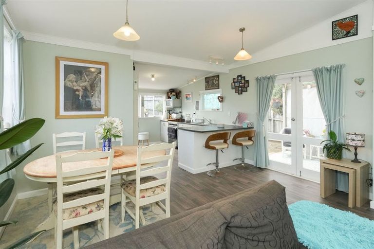 Photo of property in 5 Aranui Avenue, Waitarere Beach, Levin, 5510