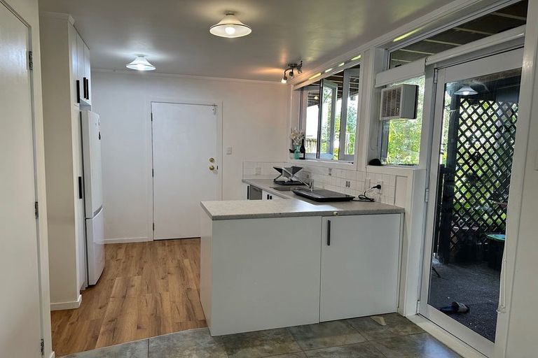 Photo of property in 11 Roberts Road, Glenfield, Auckland, 0629