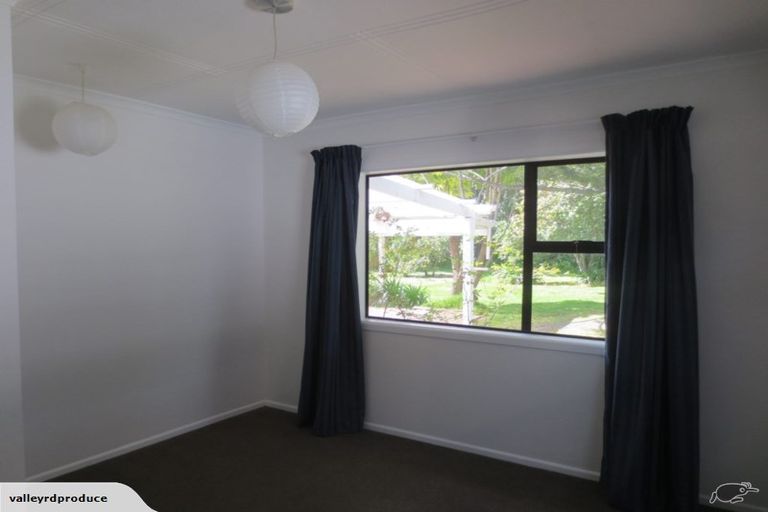 Photo of property in 106 Valley Road, Paraparaumu, 5032