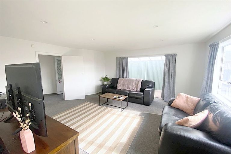 Photo of property in 19 Mckellar Place, Hornby, Christchurch, 8042