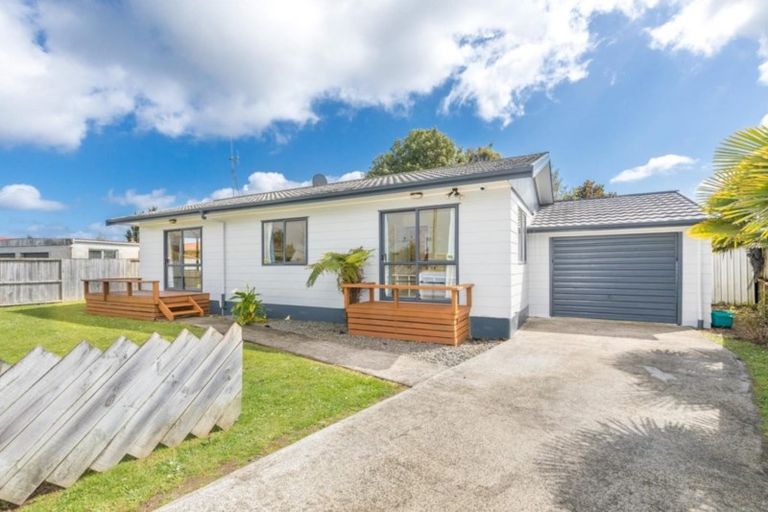 Photo of property in 7a Southsea Crescent, Silverdale, Hamilton, 3216