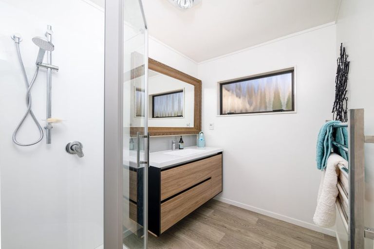 Photo of property in 2 Tuatahi Place, Kerikeri, 0230