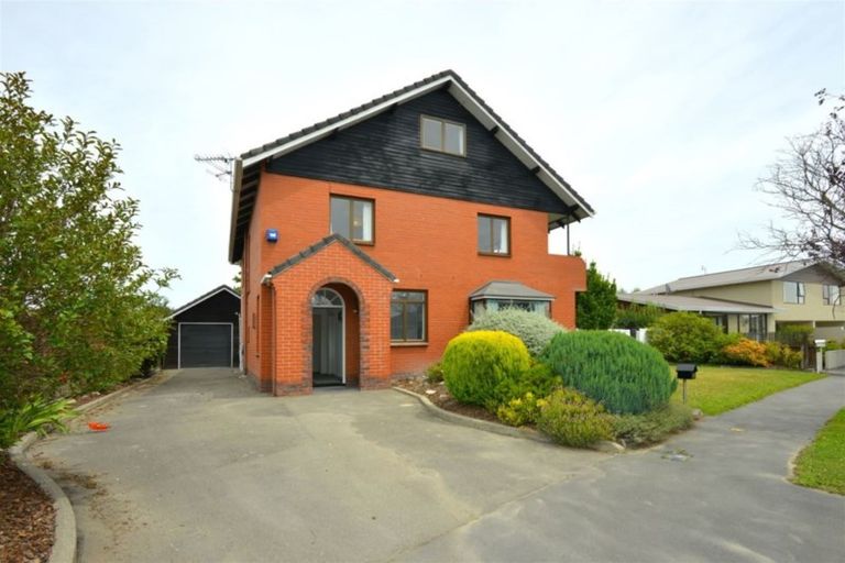 Photo of property in 15 Sawtell Place, Northcote, Christchurch, 8052