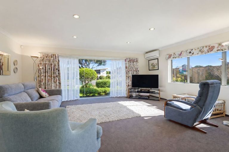 Photo of property in 76 Hillcrest Road North, Raumati Beach, Paraparaumu, 5032