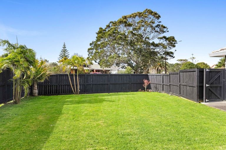 Photo of property in 33 Maygrove Drive, Orewa, 0931