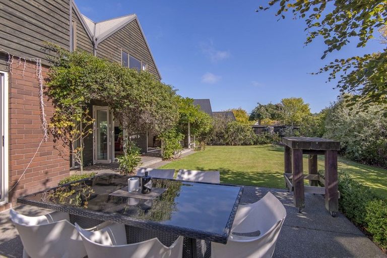 Photo of property in 120 Royal Park Drive, Parklands, Christchurch, 8083