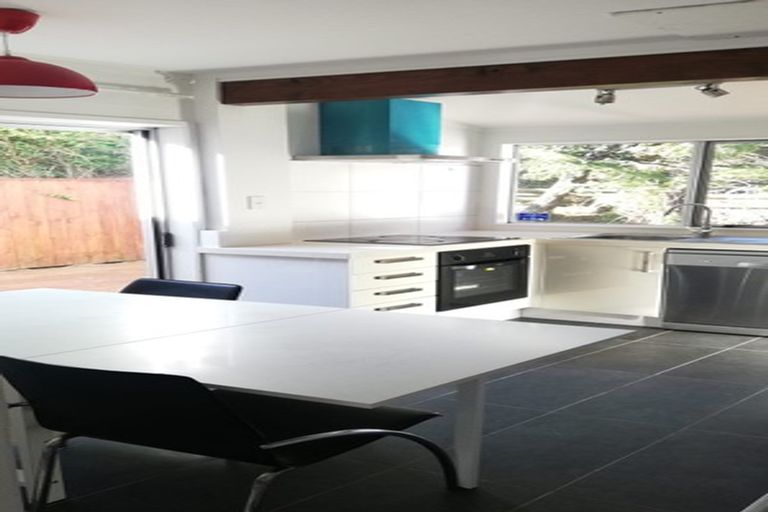 Photo of property in 2a Percy Dyett Drive, Karori, Wellington, 6012